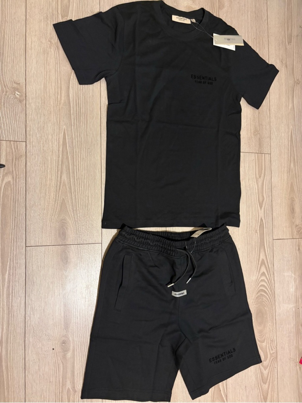 Essentials black short set